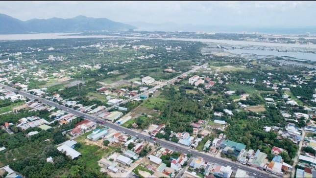 Một góc đầm Thuỷ Triều - nơi sốt đất trong thời gian qua ở huyện Cam Lâm. Ảnh T.L