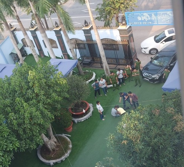 Ông Nam bị bắt tại một quán cà phê. Ảnh: lực lượng chức năng cung cấp