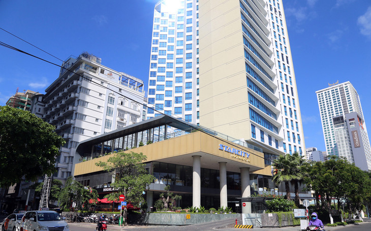 Dự án khách sạn Starcity, theo kết luận của Thanh tra Chính phủ, thuộc trường hợp UBND tỉnh Khánh Hòa giao đất không qua đấu giá