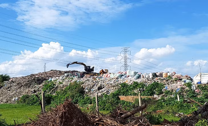 Bãi rác TP. Trà Vinh tồn đọng nhiều năm qua