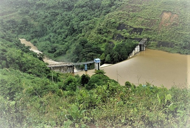 Một cửa nhận nước của thủy điện Đắk R’tih