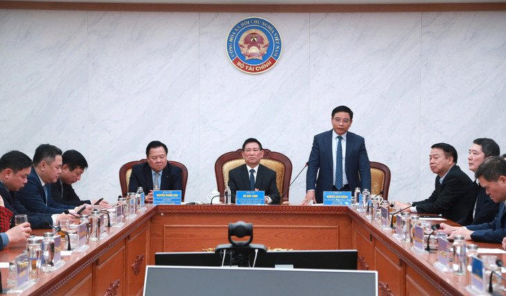 Bộ trưởng Bộ Tài chính Nguyễn Văn Thắng phát biểu tại buổi lễ Bộ trưởng Bộ Tài chính Nguyễn Văn Thắng phát biểu tại buổi lễ