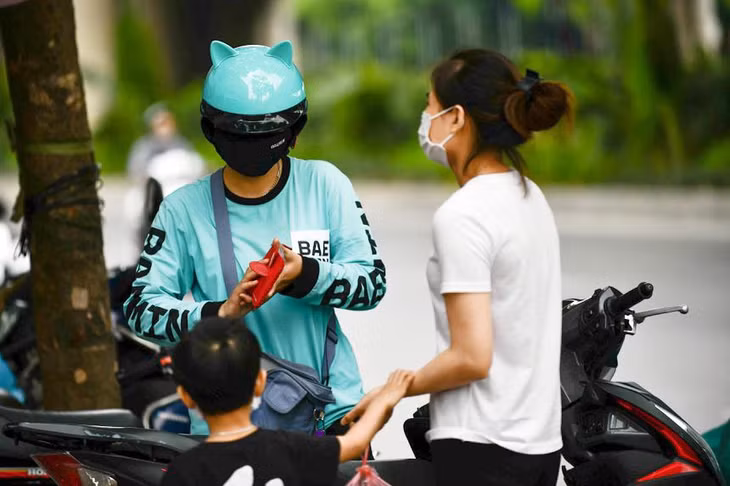 Sở Công Thương TP.HCM đề nghị tiêm vaccine cho 62.000 shipper