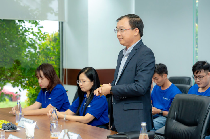 Ông Lê Thành Liêm - Giám đốc Điều hành Tài chính Vinamilk chia sẻ chuyển đổi số, trong đó có số hóa trong quản trị tài chính, là một chiến lược lớn tại Vinamilk Ông Lê Thành Liêm - Giám đốc Điều hành Tài chính Vinamilk chia sẻ chuyển đổi số, trong đó có số hóa trong quản trị tài chính, là một chiến lược lớn tại Vinamilk