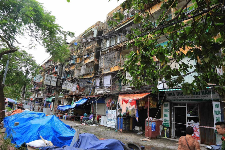 Một số toà chung cư cũ đã hoạt động hơn 40 năm tại quận Ngô Quyền, Hải Phòng sau bão số 3 Một số toà chung cư cũ đã hoạt động hơn 40 năm tại quận Ngô Quyền, Hải Phòng sau bão số 3