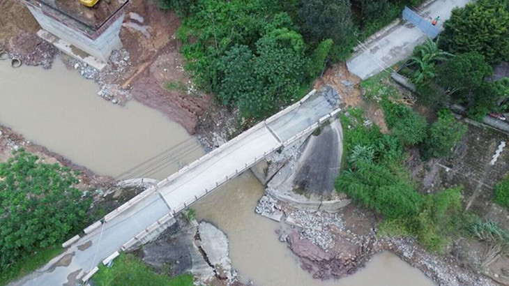 Cầu Ngòi Móng bị sụt lún vào rạng sáng ngày 19/9 Cầu Ngòi Móng bị sụt lún vào rạng sáng ngày 19/9