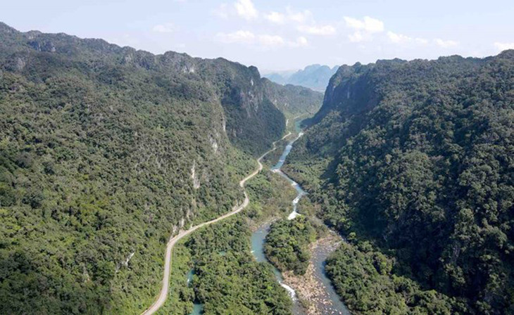 Vườn Quốc gia Phong Nha - Kẻ Bàng nhìn từ trên cao Vườn Quốc gia Phong Nha - Kẻ Bàng nhìn từ trên cao