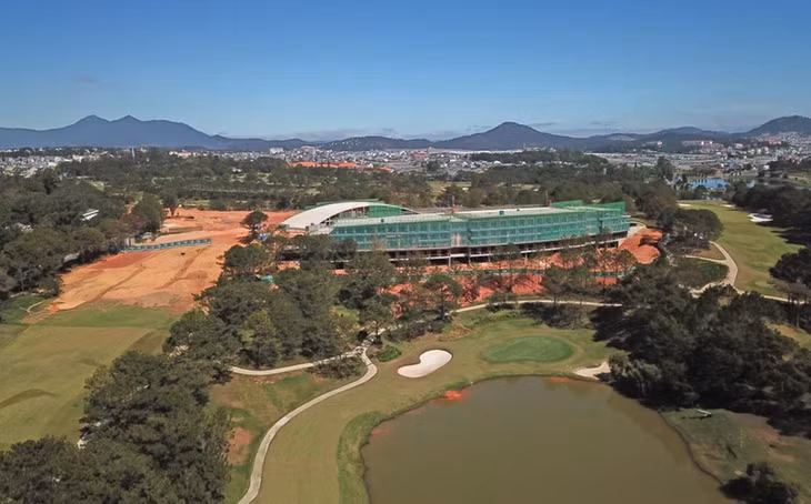 Đại công trường Dự án Tòa nhà câu lạc bộ Golf Đồi Cù Đà Lạt