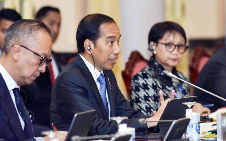 Tổng thống Joko Widodo cảm ơn sự đón tiếp nồng hậu và bày tỏ vui mừng lần thứ hai đến thăm Việt Nam trên cương vị Tổng thống