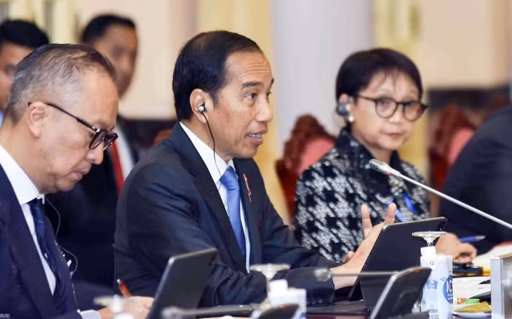 Tổng thống Joko Widodo cảm ơn sự đón tiếp nồng hậu và bày tỏ vui mừng lần thứ hai đến thăm Việt Nam trên cương vị Tổng thống