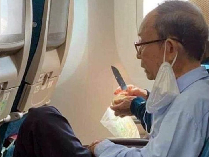 Hành khách mang dao lên chuyến bay VN208 sáng 18/7 Hành khách mang dao lên chuyến bay VN208 sáng 18/7