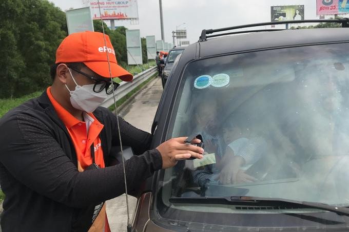 Dán thẻ ePass trên cao tốc Hà Nội - Hải Phòng Dán thẻ ePass trên cao tốc Hà Nội - Hải Phòng