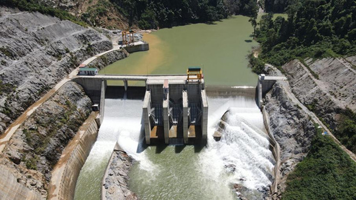 Đập tràn của Nhà máy Thủy điện Đăk Mi 2