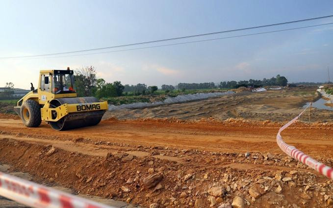 Công trường thi công cao tốc Diễn Châu - Bãi Vọt