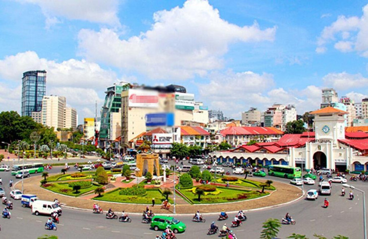 Vòng xoay trước chợ Bến Thành lúc chưa bị phá dỡ. Vòng xoay trước chợ Bến Thành lúc chưa bị phá dỡ.