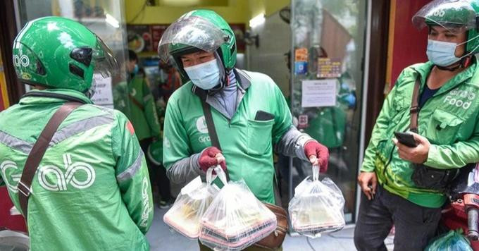 Grab tính thêm phụ phí khi khách đặt vào thời tiết nắng nóng gay gắt