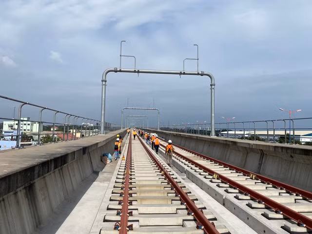 Tổng thầu EPC (Liên danh SCC) chậm trễ trong báo cáo nguyên nhân sự việc xảy ra sự cố rơi gối cao su dầm cầu metro