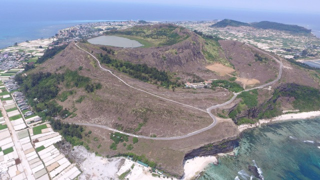 Huyện đảo Lý Sơn đã giải thể chính quyền cấp xã nên nhiều chế độ chính sách của người dân cũng không còn