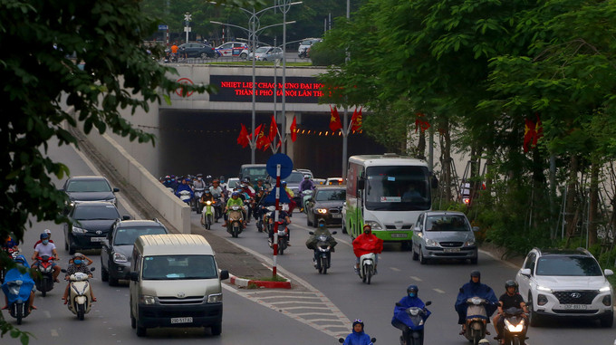 Hầm chui Kim Liên được khánh thành hơn 10 năm trước và là hầm chui đầu tiên được xây dựng ở thủ đô