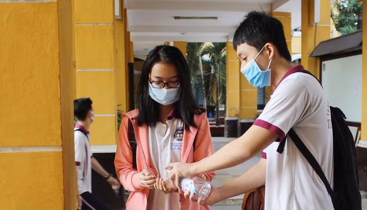 Học sinh hai trường tiểu học tại TP.HCM được nghỉ vì liên quan BN 1347. Ảnh minh họa