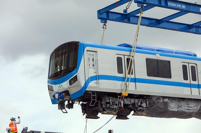 Đoàn tàu đầu tiên tuyến Metro Số 1 đưa về cảng Sài Gòn hồi tháng 10/2020