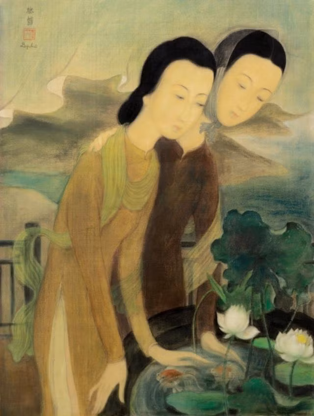 Bức "Hai người phụ nữ ngắm bể cá vàng" của họa sĩ Lê Phổ (1907-2001) được nhà đấu giá Sotheby Hồng Kông bán ra ngày 18/4 vừa qua, đạt mức giá 5.983.000 đô la Hồng Kông (tương đương hơn 17,7 tỷ đồng). Tác phẩm tranh lụa có kích thước 69 x 53cm.