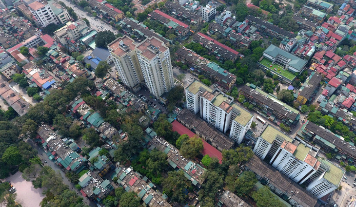 Ngày 15/4, thành phố Hà Nội đã họp và xem xét cơ chế, chính sách đặc thù để có giải pháp phù hợp, đẩy nhanh tiến độ cải tạo, xây dựng lại chung cư cũ trên địa bàn.