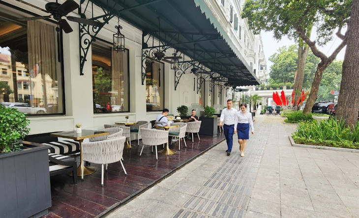 Vỉa hè phố Ngô Quyền, quận Hoàn Kiếm