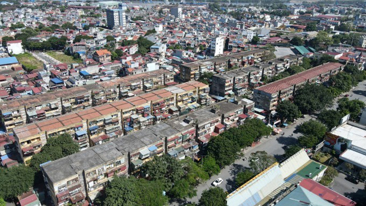 Cụm chung cư trong tình trạng cấp độ D (nguy hiểm và cần di chuyển cư dân) ở phường Vạn Mỹ