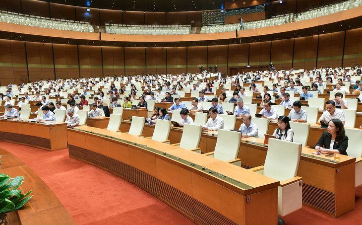 Đại biểu tham dự Phiên họp