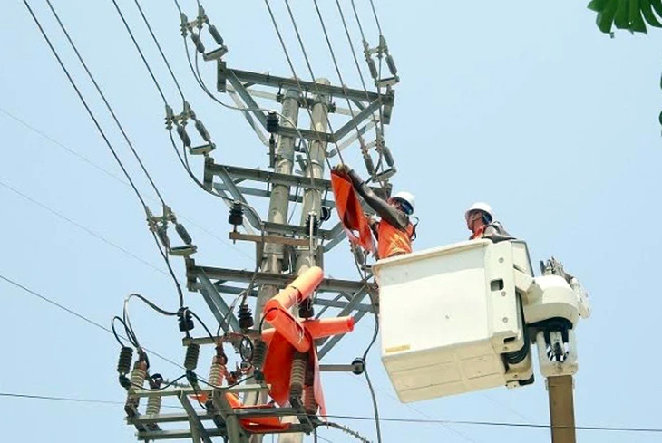 Tiêu thụ điện lại lập đỉnh mới với 1,025 tỷ kWh/ngày