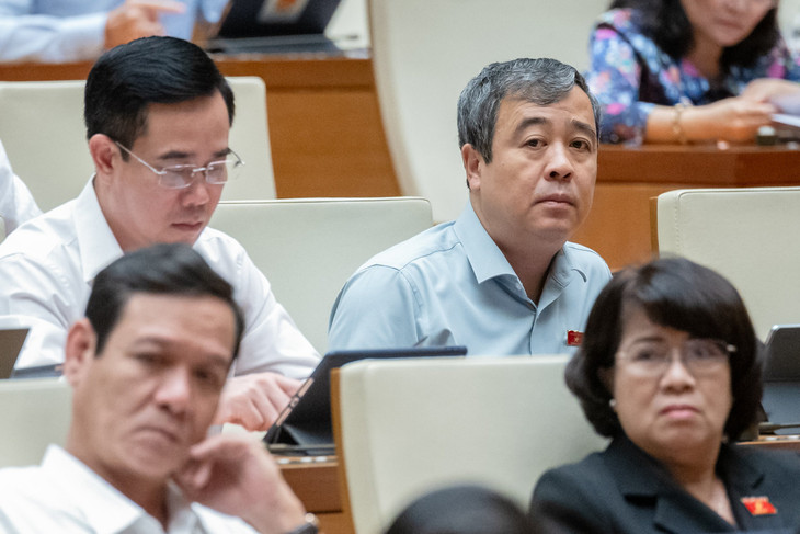 Các đại biểu tại phiên họp