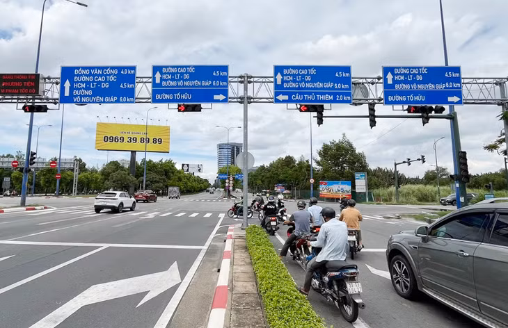 Mô hình đèn tín hiệu giao thông không đếm thời gian ở giao lộ Mai Chí Thọ - Tố Hữu