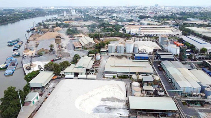 Một góc Khu công nghiệp Biên Hoà 1 ở TP Biên Hoà, tỉnh Đồng Nai - nằm ven sông Đồng Nai