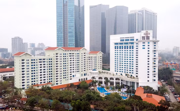 Khách sạn Daewoo Hà Nội do Bông Sen - công ty gia đình bà Trương Mỹ Lan - nắm quyền chi phối