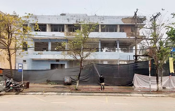 Một khu đất vàng giữa trung tâm TP. Điện Biên Phủ, tỉnh Điện Biên đã bị bỏ hoang nhiều năm chuẩn bị được đưa ra đấu giá Một khu đất vàng giữa trung tâm TP. Điện Biên Phủ, tỉnh Điện Biên đã bị bỏ hoang nhiều năm chuẩn bị được đưa ra đấu giá