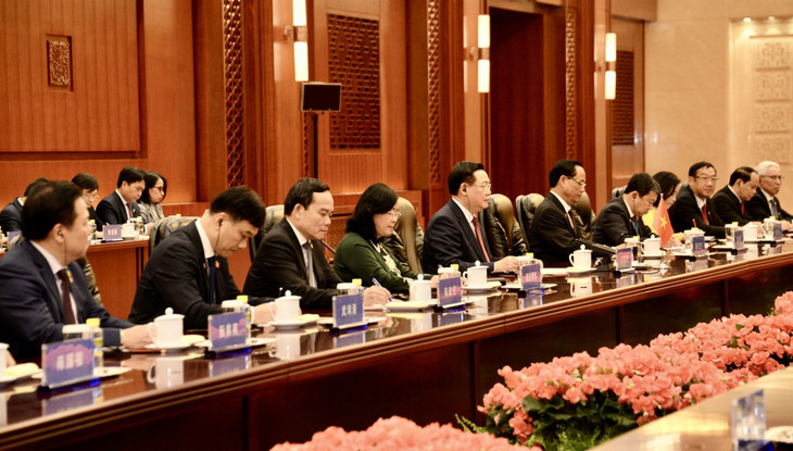 Chủ tịch Quốc hội Vương Đình Huệ đề nghị Quốc hội Việt Nam và Nhân đại toàn quốc Trung Quốc tăng cường trao đổi đoàn các cấp của Quốc hội, các đại biểu Quốc hội, Hội đồng Nhân dân/Nhân đại các địa phương hai nước