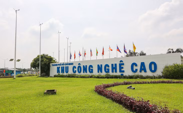 Cổng chính vào Khu công nghệ cao TP.HCM