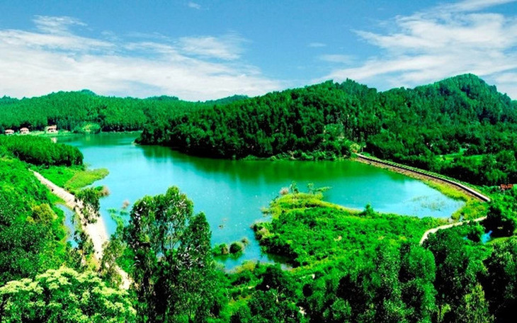 Tỉnh Hải Dương cũng đề xuất Thủ tướng cho phép lập quy hoạch khu du lịch sinh thái hồ Thanh Long thành vùng cảnh quan, bổ trợ phát huy giá trị khu di tích Côn Sơn - Kiếp Bạc