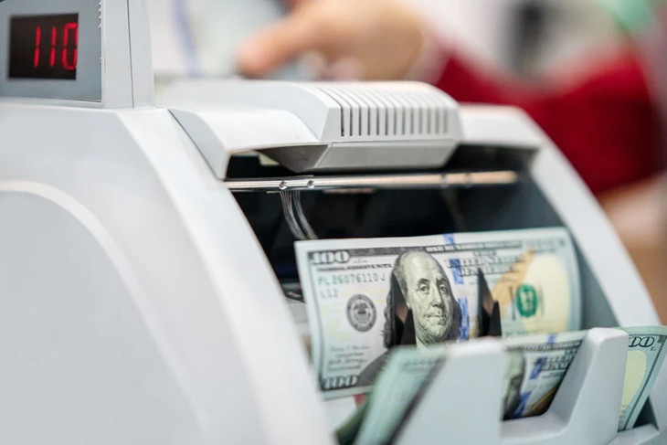 Tỷ giá ngân hàng sáng 3/4 tăng mạnh, vượt 25.000 đồng một USD