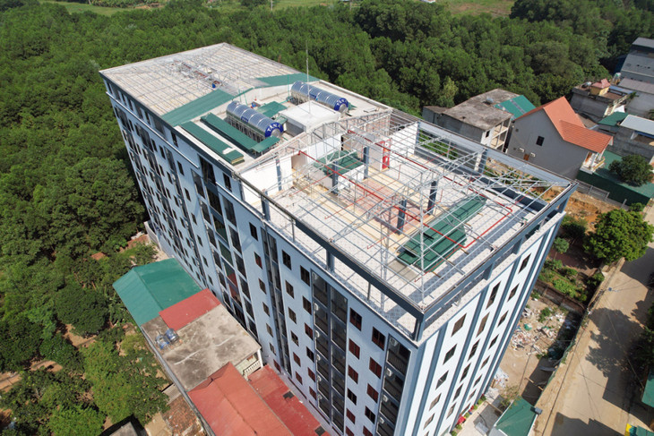 Tầng 9 chung cư mini My Home ngoài phần mái che còn bố trí một số căn hộ cho thuê