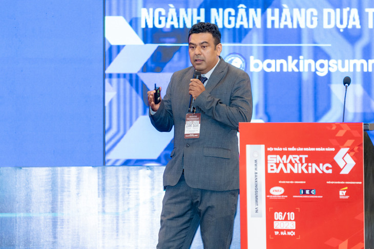 Ông Sarat Kumar Saikia - Giám đốc tư vấn giải pháp quản trị rủi ro và tài chính, FPT IS cho rằng dữ liệu là chìa khóa để doanh nghiệp mở “cánh cửa” cho cơ hội và sự tăng trưởng.