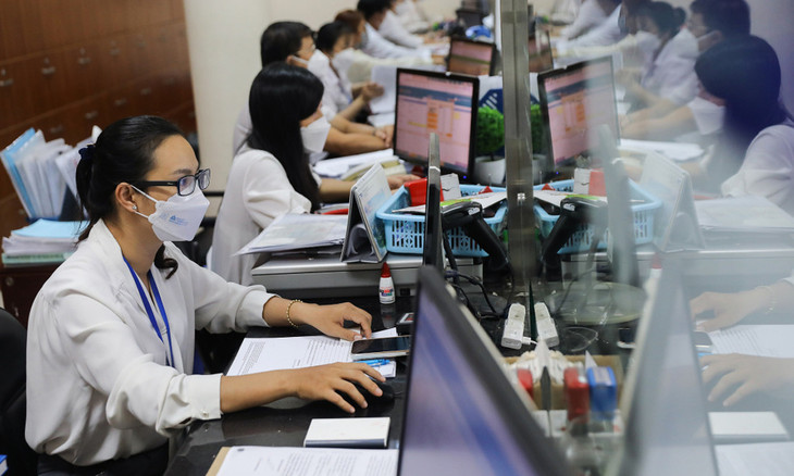 Cán bộ UBND TP. Thủ Đức trong giờ làm việc Cán bộ UBND TP. Thủ Đức trong giờ làm việc