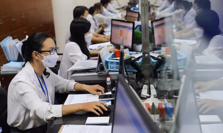 Cán bộ UBND TP. Thủ Đức trong giờ làm việc