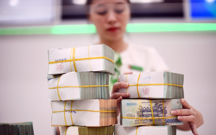 Giao dịch tại quầy một ngân hàng thương mại cổ phần