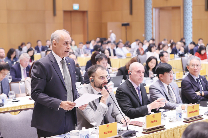 Các nhà đầu tư đề xuất nhiều giải pháp hiện thực hóa cơ hội hợp tác trong những lĩnh vực mới Ảnh: Dương Giang