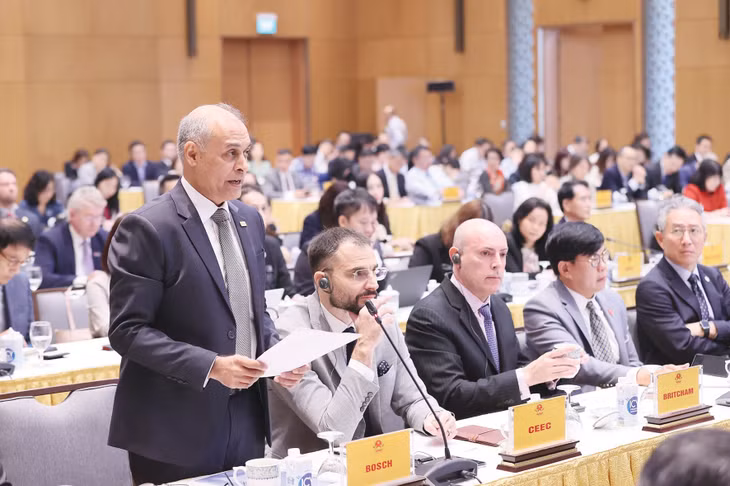 Các nhà đầu tư đề xuất nhiều giải pháp hiện thực hóa cơ hội hợp tác trong những lĩnh vực mới Ảnh: Dương Giang