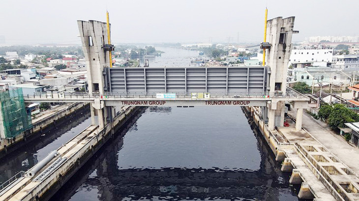 Cống ngăn triều Phú Định - một trong 6 cống ngăn triều lớn của dự án