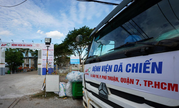 Đến tối 16/7, ngoài 15 bệnh viện dã chiến đã tiếp nhận và điều trị bệnh nhân Covid-19, TP.HCM còn sẵn sàng đưa vào hoạt động và dự phòng thêm một số địa điểm khác, như: Bệnh viện dã chiến số 5 (Thuận Kiều Plaza), Bệnh viện dã chiến số 7, 8, 9, tại khu tái định cư Thủ Thiêm (TP.Thủ Đức).