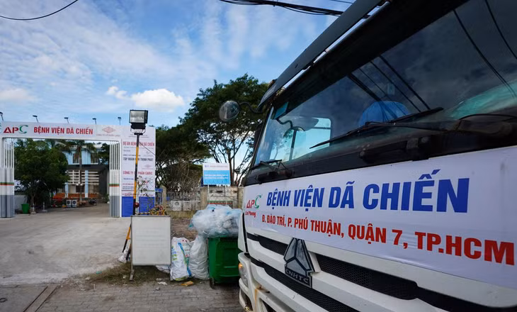 Đến tối 16/7, ngoài 15 bệnh viện dã chiến đã tiếp nhận và điều trị bệnh nhân Covid-19, TP.HCM còn sẵn sàng đưa vào hoạt động và dự phòng thêm một số địa điểm khác, như: Bệnh viện dã chiến số 5 (Thuận Kiều Plaza), Bệnh viện dã chiến số 7, 8, 9, tại khu tái định cư Thủ Thiêm (TP.Thủ Đức).